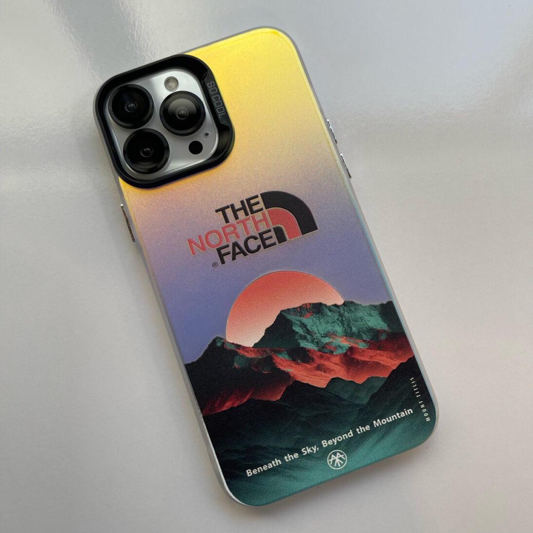 قاب نورث فیس کوهستانی برای گوشیهای شیائومی با طراحی طبیعتگردی و برند The North Face