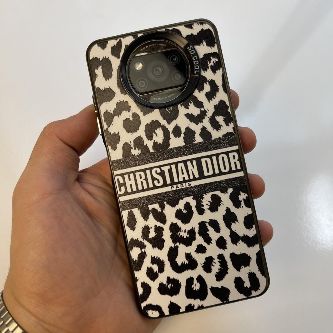 قاب دیور شیائومی با طراحی پلنگی و لوگوی Dior Paris